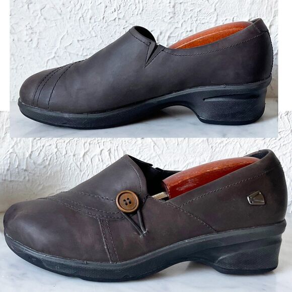 Keen Mora Brown Leather Slip On Loafers Button Accent - Women's Size 8 - Picture 2 of 8